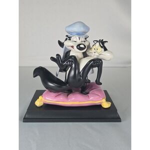 Looney Tunes Spotlight Collection Goebel Pepe' Le Pew Zie Broken Heart Of Love